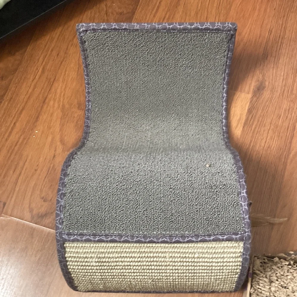 Cat scratching board